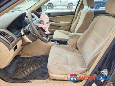 Zdjęcie 7 z 12 samochodu: 2004 HONDA ACCORD 4D DX VIN:1HGCM56674A072910 - miniatura