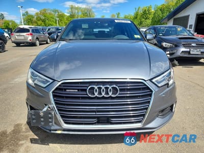 Piąte zdjęcie samochodu w środku: 2018 AUDI A3 PREMIUM VIN:WAUB8GFF2J1044208 - miniatura