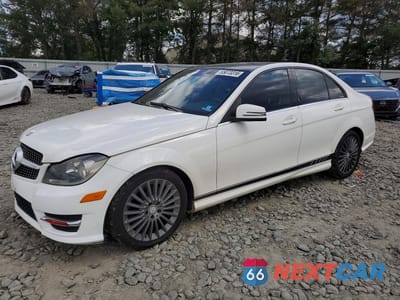 2013 MERCEDES-BENZ C 300 4MATIC WDDGF8AB3DG128621 - główne zdjęcie licytacji z USA - miniatura
