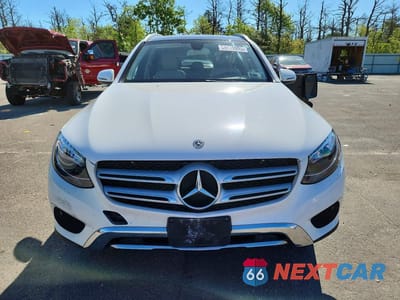 Piąte zdjęcie samochodu w środku: 2018 MERCEDES-BENZ GLC 300 4MATIC VIN:WDC0G4KB2JV050205 - miniatura