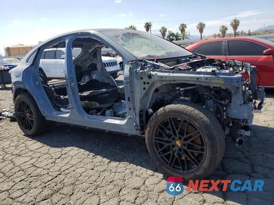 Czwarte zdjęcie samochodu z boku: 2024 PORSCHE CAYENNE COUPE VIN:WP1BA2AYXRDA54268 - miniatura