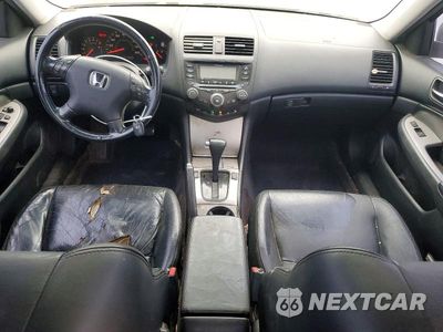 Zdjęcie 8 z 12 samochodu: 2005 HONDA ACCORD EX VIN:1HGCM66515A043840 - miniatura