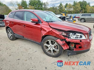 Czwarte zdjęcie samochodu z boku: 2013 VOLVO XC60 T6 VIN:YV4902DZ2D2464135 - miniatura