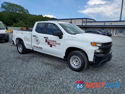 Czwarte zdjęcie samochodu z boku: 2019 CHEVROLET SILVERADO C1500 VIN:1GCRWAEF5KZ190076 - miniatura