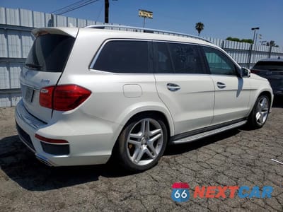 Trzecie zdjęcie samochodu z tyłu: 2015 MERCEDES-BENZ GL 550 4MATIC VIN:4JGDF7DEXFA544969 - miniatura