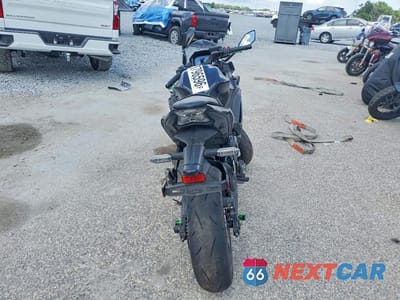 Czwarte zdjęcie samochodu z boku: 2025 KAWASAKI EX650 VIN:ML5EXER14SDAE4727 - miniatura