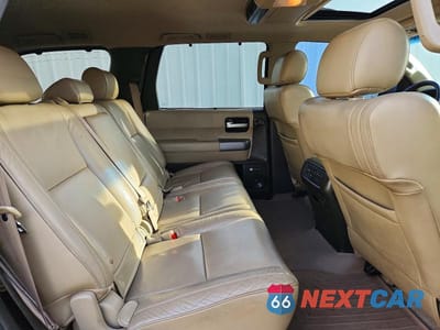 Zdjęcie 11 z 13 samochodu: 2010 TOYOTA SEQUOIA LIMITED VIN:5TDJY5G14AS034434 - miniatura