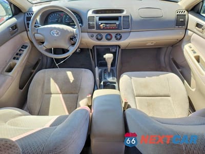 Zdjęcie 8 z 12 samochodu: 2002 TOYOTA CAMRY LE VIN:4T1BE32K52U608517 - miniatura