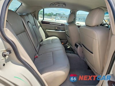 Zdjęcie 10 z 12 samochodu: 2007 LINCOLN TOWN CAR SIGNATURE VIN:1LNHM81W47Y624755 - miniatura