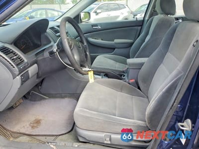 Zdjęcie 7 z 12 samochodu: 2004 HONDA ACCORD EX VIN:1HGCM56634A048684 - miniatura