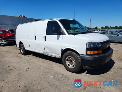 Czwarte zdjęcie samochodu z boku: 2019 CHEVROLET EXPRESS 2500 CARGO DELIVERY VAN VIN:1GCWGBFG0K1322964 - miniatura