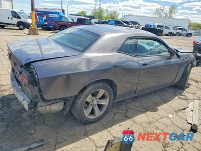 Trzecie zdjęcie samochodu z tyłu: 2017 DODGE CHALLENGER SXT VIN:2C3CDZAG2HH611192 - miniatura