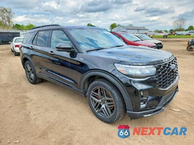Czwarte zdjęcie samochodu z boku: 2025 FORD EXPLORER ST-LINE VIN:1FMUK8KH9SGB51230 - miniatura
