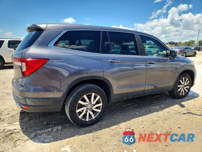 Trzecie zdjęcie samochodu z tyłu: 2021 HONDA PILOT EX VIN:5FNYF5H30MB023394 - miniatura