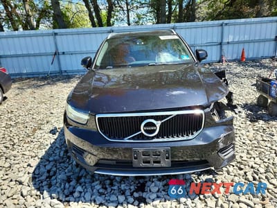 Piąte zdjęcie samochodu w środku: 2019 VOLVO XC40 T5 MOMENTUM VIN:YV4162XZ1K2014271 - miniatura