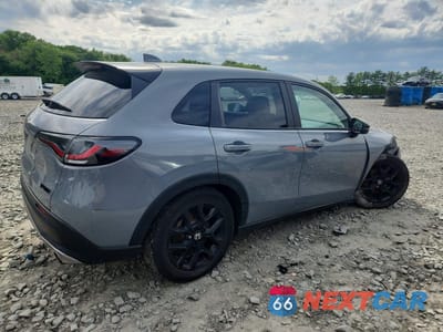Trzecie zdjęcie samochodu z tyłu: 2024 HONDA HR-V SPORT VIN:3CZRZ2H55RM775293 - miniatura