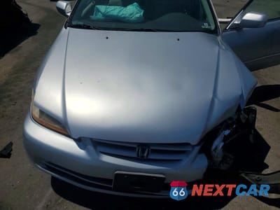 Zdjęcie 11 z 13 samochodu: 2001 HONDA ACCORD LX VIN:1HGCG66501A021149 - miniatura