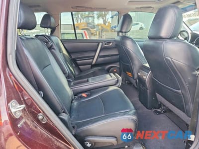 Zdjęcie 11 z 13 samochodu: 2011 TOYOTA HIGHLANDER SE VIN:5TDBK3EH1BS074224 - miniatura