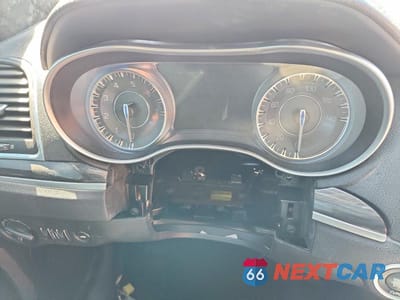 Zdjęcie 9 z 13 samochodu: 2022 CHRYSLER 300 TOURING L VIN:2C3CCADGXNH177311 - miniatura