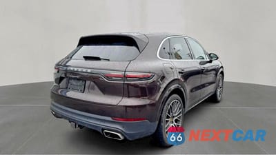 Czwarte zdjęcie samochodu z boku: 2021 PORSCHE CAYENNE VIN:WP1AA2AY2MDA03187 - miniatura