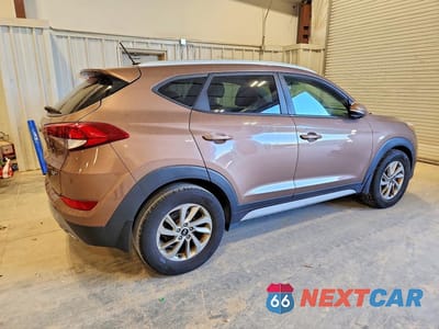 Trzecie zdjęcie samochodu z tyłu: 2017 HYUNDAI TUCSON ECO VIN:KM8J33A29HU367556 - miniatura