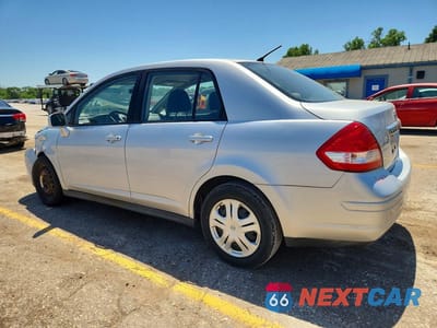 Drugie zdjęcie samochodu z przodu: 2011 NISSAN VERSA 1.8 S VIN:3N1BC1AP0BL451083 - miniatura