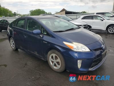 Czwarte zdjęcie samochodu z boku: 2012 TOYOTA PRIUS FOUR VIN:JTDKN3DUXC1483861 - miniatura