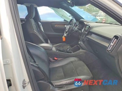 Zdjęcie 7 z 13 samochodu: 2021 VOLVO XC40 T5 R-DESIGN VIN:YV4162UM1M2531291 - miniatura