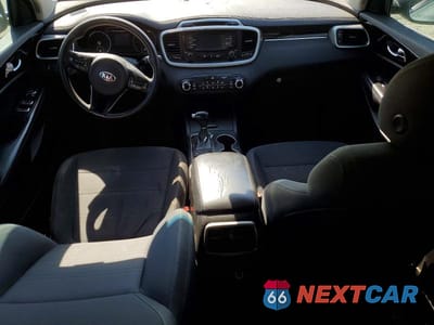 Zdjęcie 8 z 13 samochodu: 2018 KIA SORENTO LX V6 VIN:5XYPG4A53JG366381 - miniatura