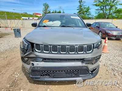 Piąte zdjęcie samochodu w środku: 2024 JEEP COMPASS LATITUDE VIN:3C4NJDBN4RT583174 - miniatura