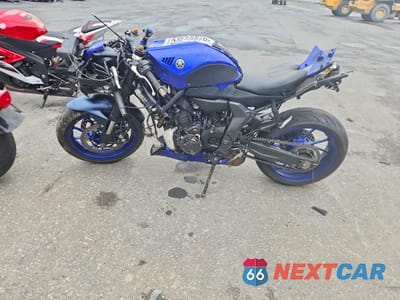 Trzecie zdjęcie samochodu z tyłu: 2023 YAMAHA YZFR7 VIN:JYARM38E6PA007399 - miniatura