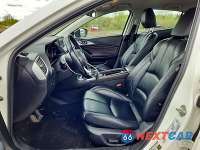 Zdjęcie 7 z 12 samochodu: 2018 MAZDA 3 TOURING VIN:3MZBN1V38JM203250 - miniatura