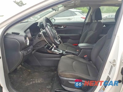 Zdjęcie 7 z 12 samochodu: 2019 KIA FORTE S VIN:3KPF34AD9KE107021 - miniatura