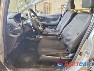 Zdjęcie 7 z 12 samochodu: 2013 HONDA FIT SPORT VIN:JHMGE8H51DC022302 - miniatura