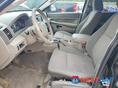 Zdjęcie 7 z 13 samochodu: 2009 JEEP GRAND CHEROKEE LAREDO VIN:1J8GR48K99C549329 - miniatura