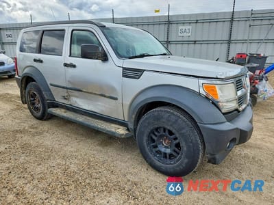 Czwarte zdjęcie samochodu z boku: 2007 DODGE NITRO SXT VIN:1D8GU28K57W737367 - miniatura