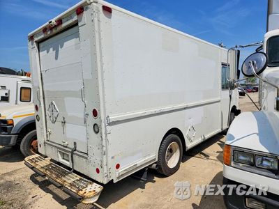 Trzecie zdjęcie samochodu z tyłu: 1998 FREIGHTLINER MT45G CHASSIS DELIVERY TRUCK VIN:4UZA4FF41WC897922 - miniatura