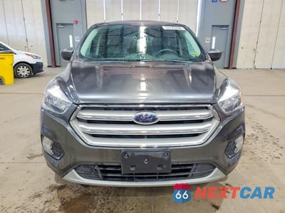 Piąte zdjęcie samochodu w środku: 2019 FORD ESCAPE SE VIN:1FMCU9GDXKUA08452 - miniatura