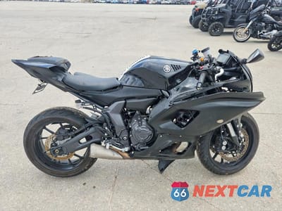 2025 YAMAHA YZFR7 JYARM38E6SA017228 - główne zdjęcie licytacji z USA - miniatura