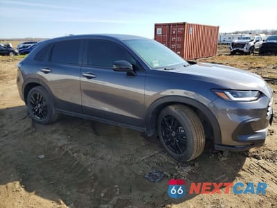Czwarte zdjęcie samochodu z boku: 2026 HONDA HR-V SPORT VIN:3CZRZ2H50TM105772 - miniatura