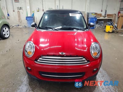Piąte zdjęcie samochodu w środku: 2013 MINI COOPER VIN:WMWSU3C53DT683013 - miniatura