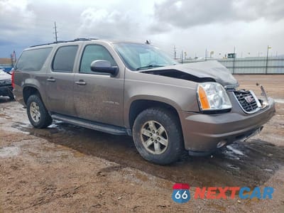 Czwarte zdjęcie samochodu z boku: 2013 GMC YUKON XL K1500 SLT VIN:1GKS2KE7XDR303782 - miniatura