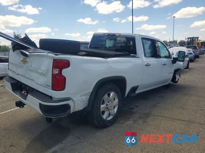 Trzecie zdjęcie samochodu z tyłu: 2022 CHEVROLET SILVERADO K2500 HEAVY DUTY LTZ VIN:1GC4YPEY8NF100031 - miniatura