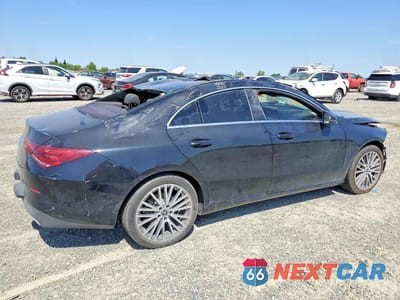 Trzecie zdjęcie samochodu z tyłu: 2021 MERCEDES-BENZ CLA 250 VIN:W1K5J4GB7MN217884 - miniatura