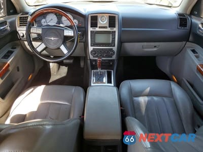 Zdjęcie 8 z 12 samochodu: 2006 CHRYSLER 300C VIN:2C3LA63H46H226632 - miniatura