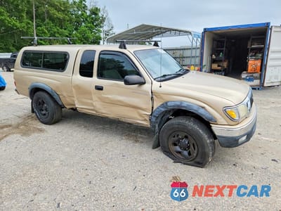 Czwarte zdjęcie samochodu z boku: 2002 TOYOTA TACOMA XTRACAB VIN:5TEWM72NX2Z888274 - miniatura