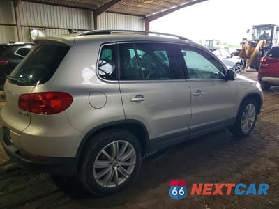 Trzecie zdjęcie samochodu z tyłu: 2014 VOLKSWAGEN TIGUAN S VIN:WVGAV3AX2EW556751 - miniatura