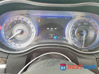 Zdjęcie 9 z 12 samochodu: 2017 CHRYSLER 300C VIN:2C3CCAEG1HH552117 - miniatura