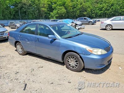 Czwarte zdjęcie samochodu z boku: 2004 TOYOTA CAMRY LE VIN:4T1BE32K74U810195 - miniatura