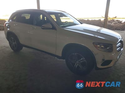 Czwarte zdjęcie samochodu z boku: 2017 MERCEDES-BENZ GLC 300 VIN:WDC0G4JB3HF158807 - miniatura